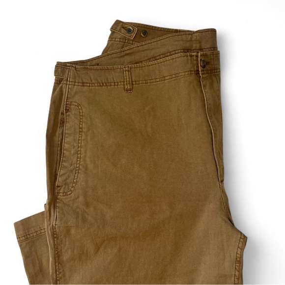 Old Navy Tan Cropped Ankle Pants - Picture 4 of 4